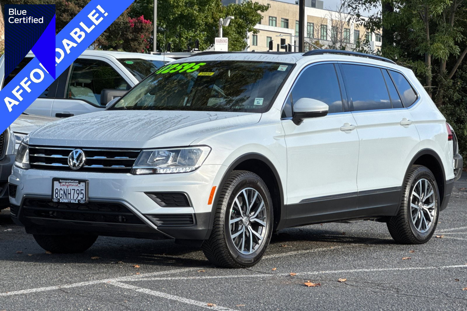Used 2018 Volkswagen Tiguan SE w/ Panoramic Sunroof Package