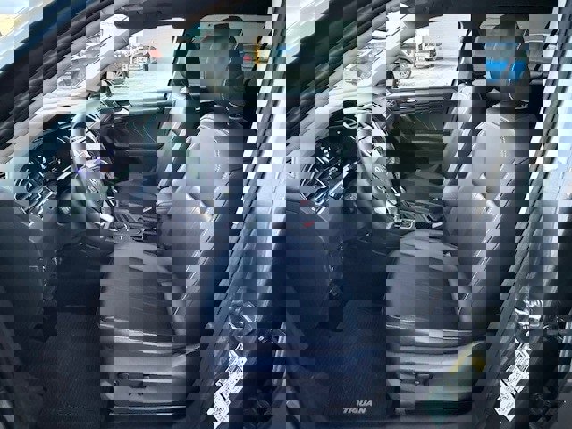 Used 2024 Volkswagen Tiguan SE w/ Panoramic Sunroof Package image 17