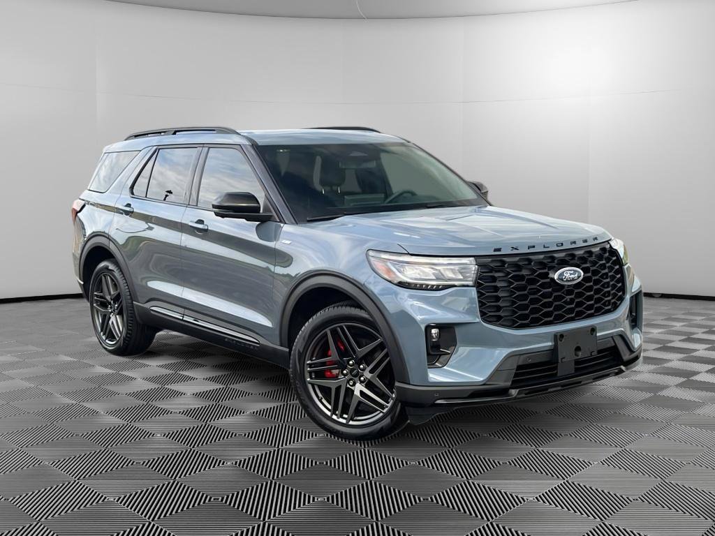 Certified 2025 Ford Explorer ST-Line w/ ST-Line Street Pack AWD/4WD image 4