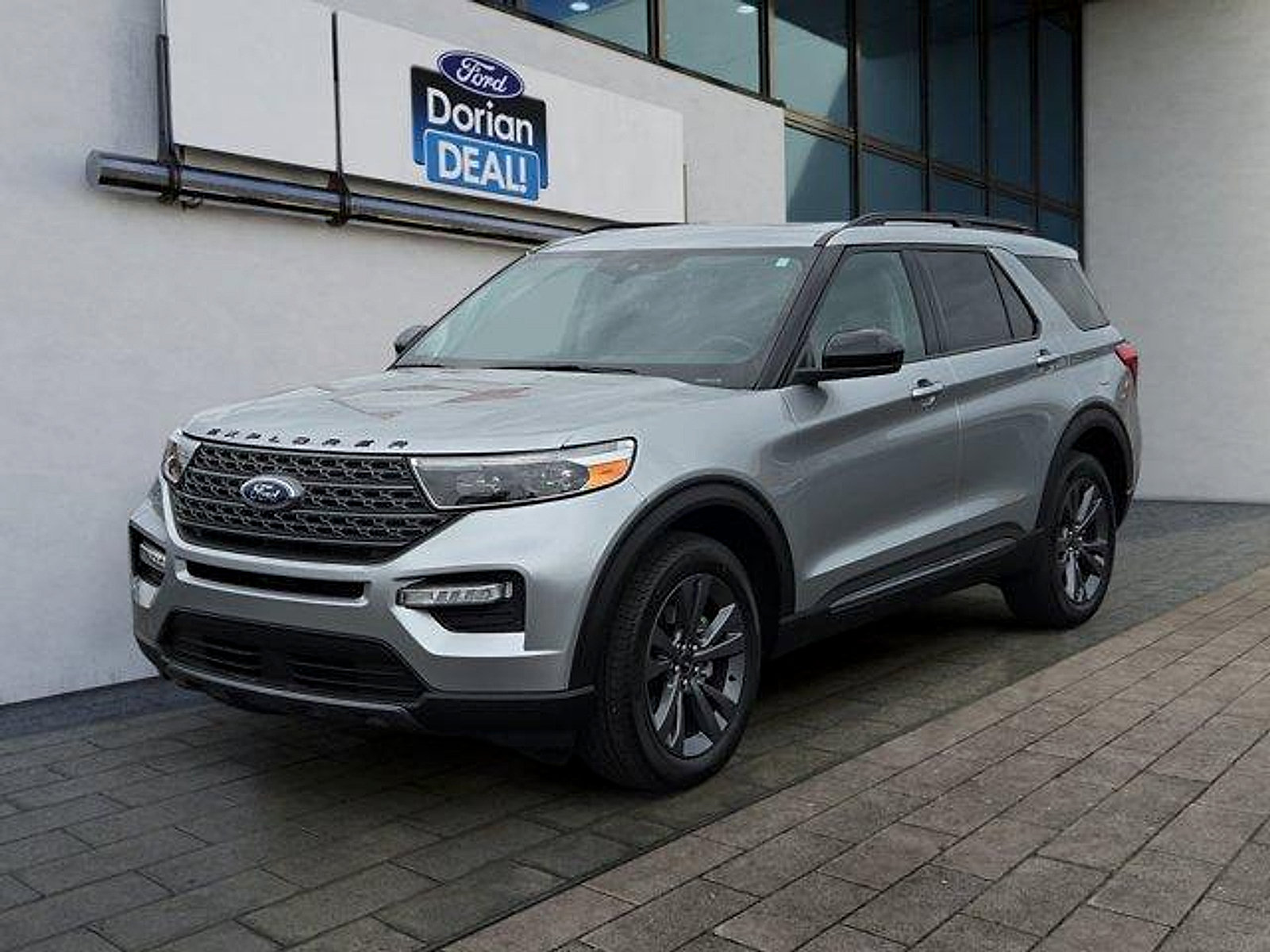 Certified 2023 Ford Explorer XLT w/ Equipment Group 202A AWD/4WD image 7
