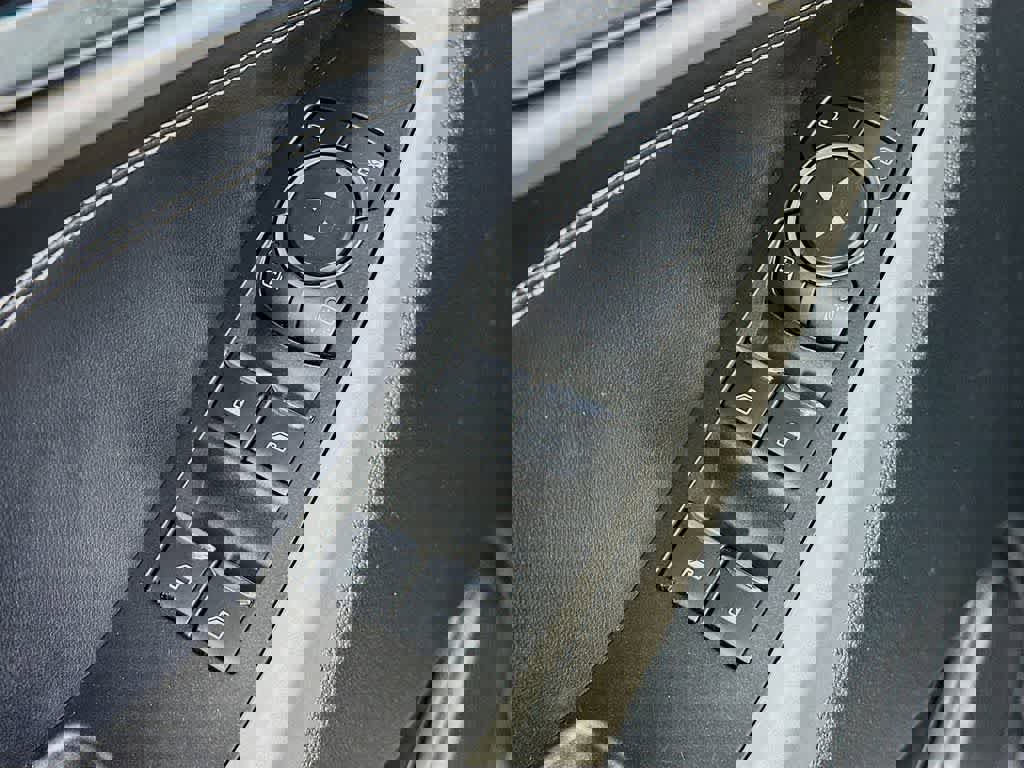 Certified 2021 Ford Explorer Limited w/ Equipment Group 301A image 29