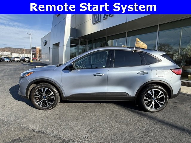 Certified 2022 Ford Escape SE w/ SE Sport Appearance Package image 5