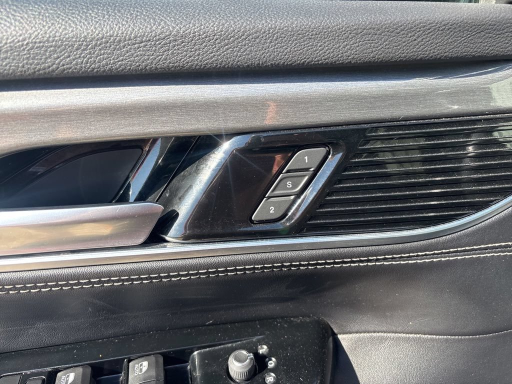 Used 2022 Jeep Wagoneer Series II AWD/4WD image 12