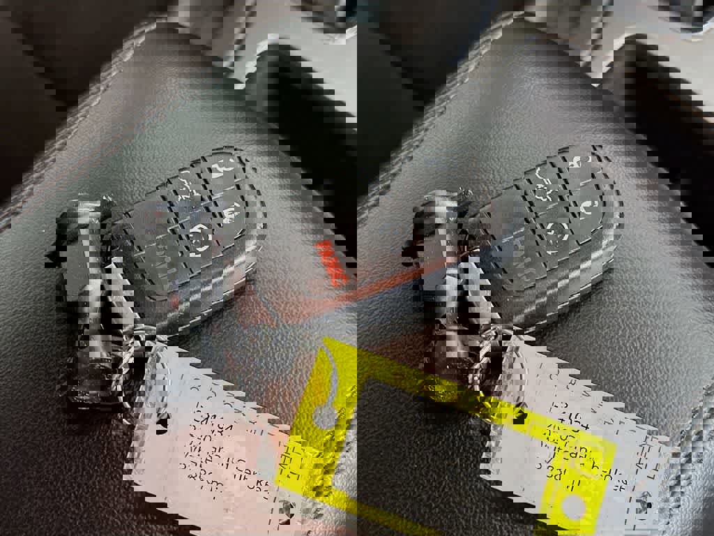 Used 2020 Jeep Grand Cherokee Altitude image 24