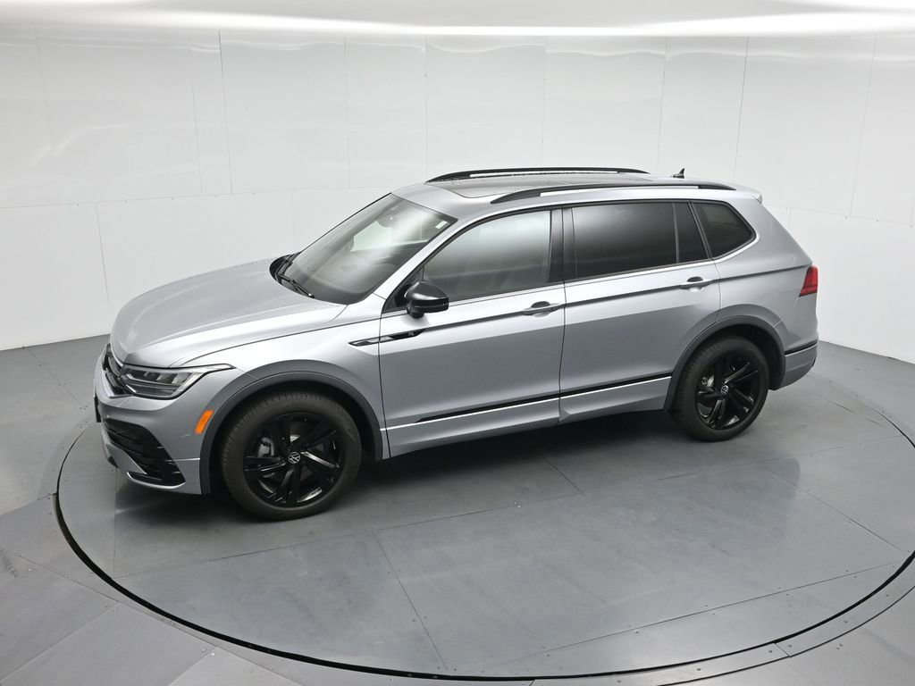 Used 2024 Volkswagen Tiguan SE R-Line image 27