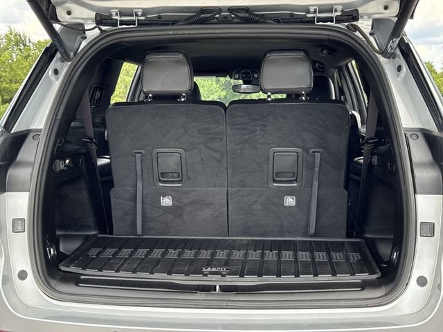 Used 2023 Jeep Grand Cherokee L Laredo RWD image 23