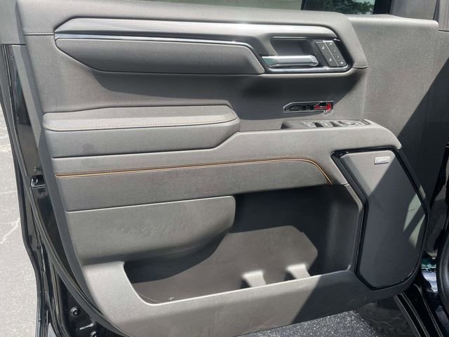 Used 2025 GMC Sierra 1500 AT4 w/ Technology Package AWD/4WD image 18