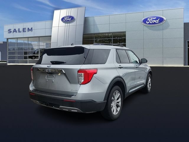 Certified 2023 Ford Explorer XLT w/ Equipment Group 202A AWD/4WD image 3