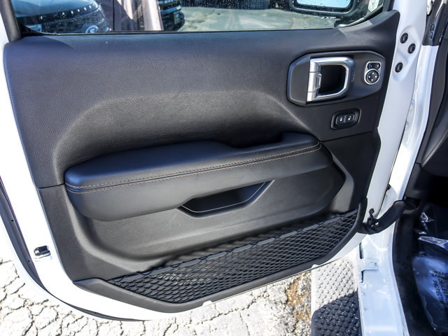 Used 2023 Jeep Wrangler Unlimited Sahara AWD/4WD image 22