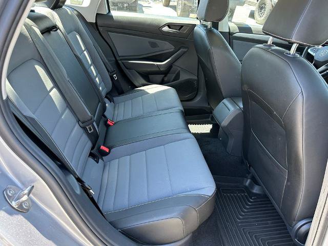 Used 2025 Volkswagen Jetta SE w/ Sunroof Package FWD image 21