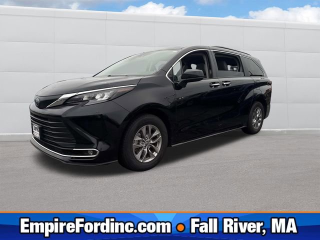 Used 2024 Toyota Sienna XLE