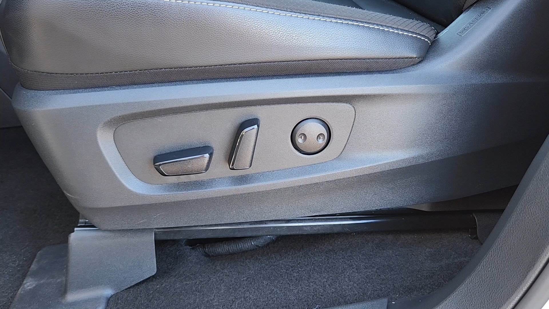 Used 2025 Nissan Pathfinder SL AWD/4WD image 9