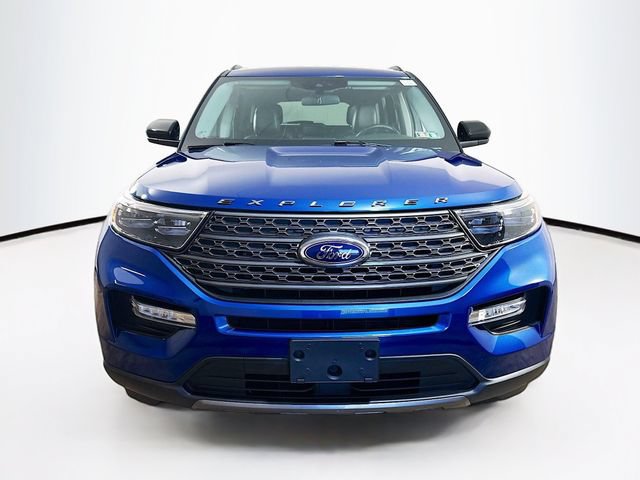 Certified 2023 Ford Explorer XLT w/ Equipment Group 202A AWD/4WD image 2