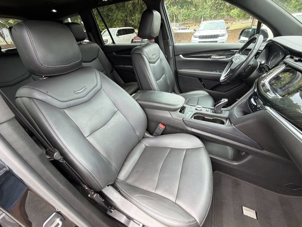 Used 2021 Cadillac XT6 Premium Luxury FWD image 30