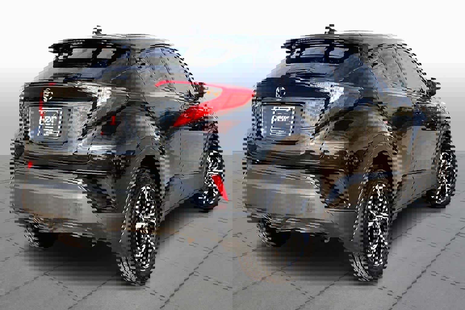 Used 2022 Toyota C-HR XLE image 12