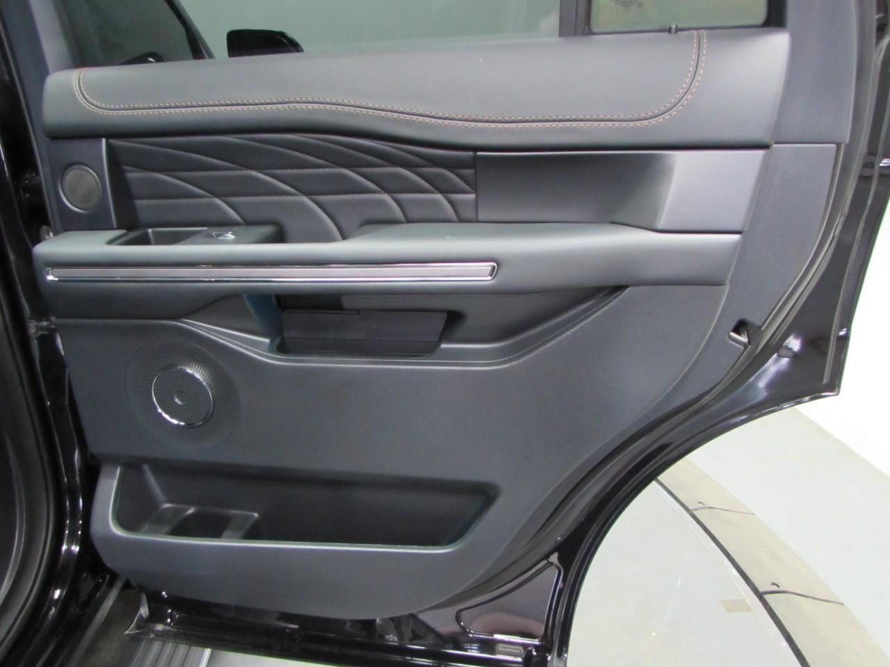 Certified 2024 Ford Expedition Platinum AWD/4WD image 19