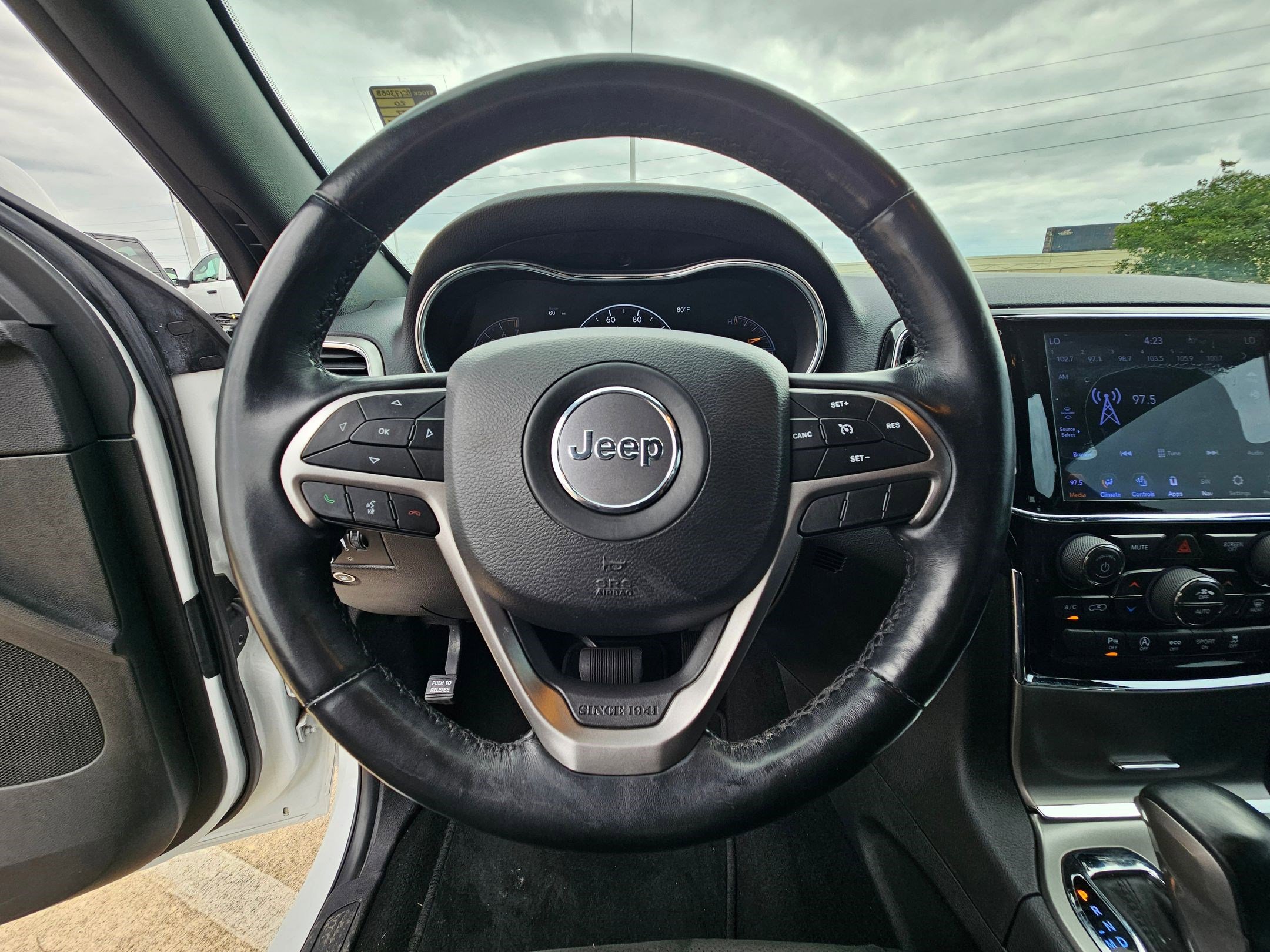Used 2020 Jeep Grand Cherokee Altitude AWD/4WD image 16