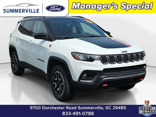 Used 2025 Jeep Compass Trailhawk AWD/4WD image 1