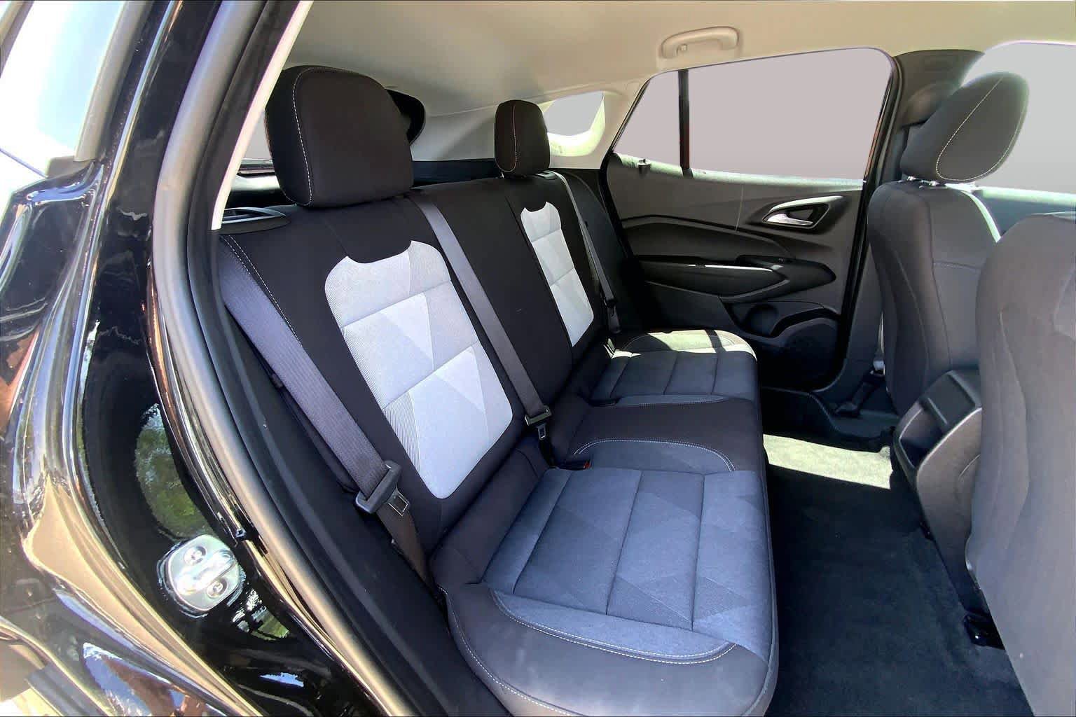 Used 2025 Chevrolet Trax LS FWD image 20