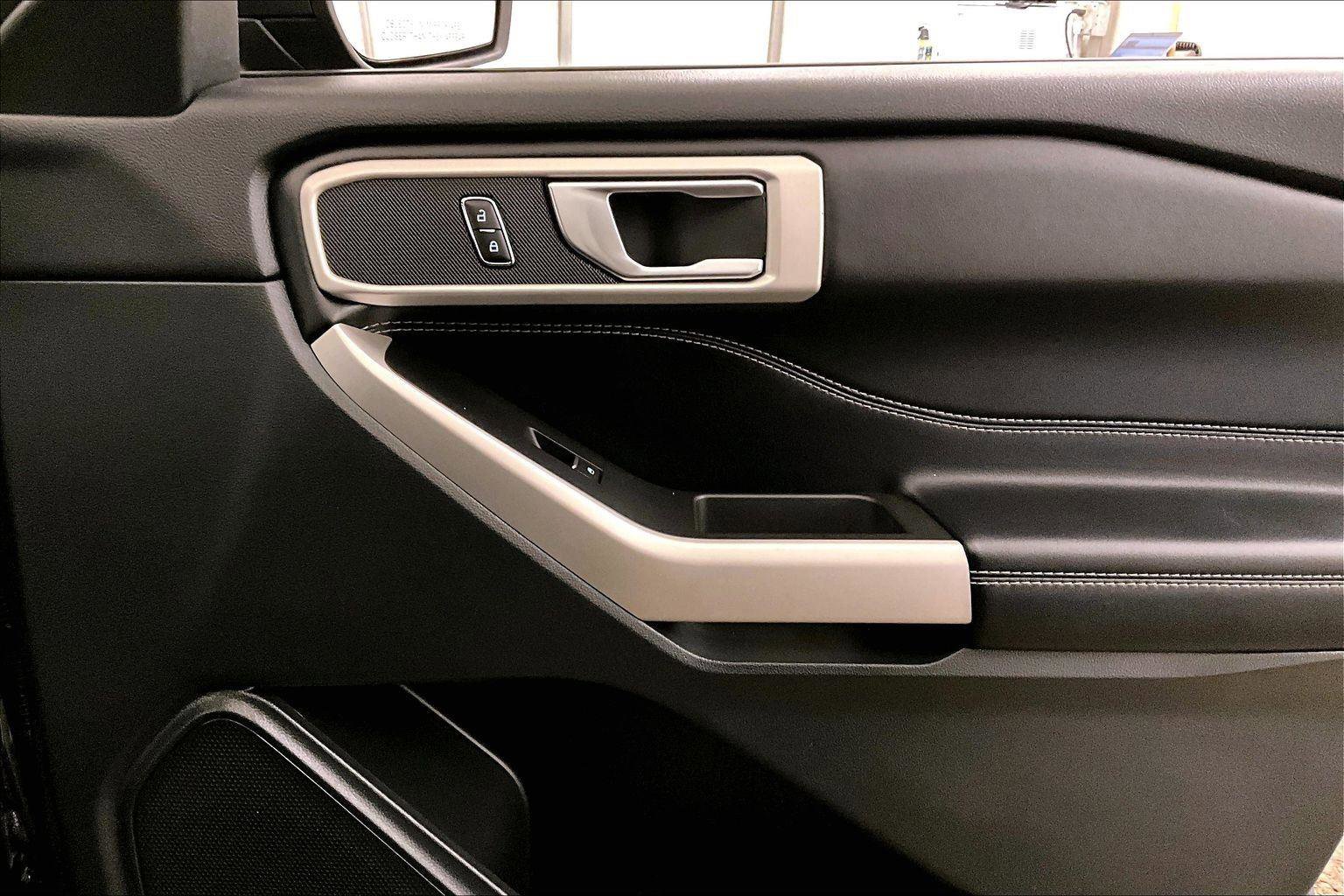 Certified 2022 Ford Explorer XLT w/ Equipment Group 202A image 23