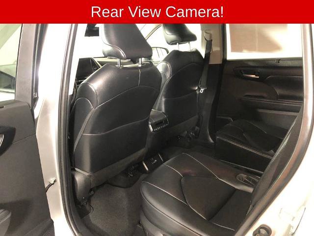 Used 2023 Toyota Highlander XLE AWD/4WD image 12