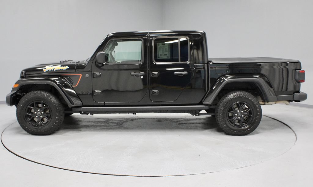 Used 2024 Jeep Gladiator Sport AWD/4WD image 8