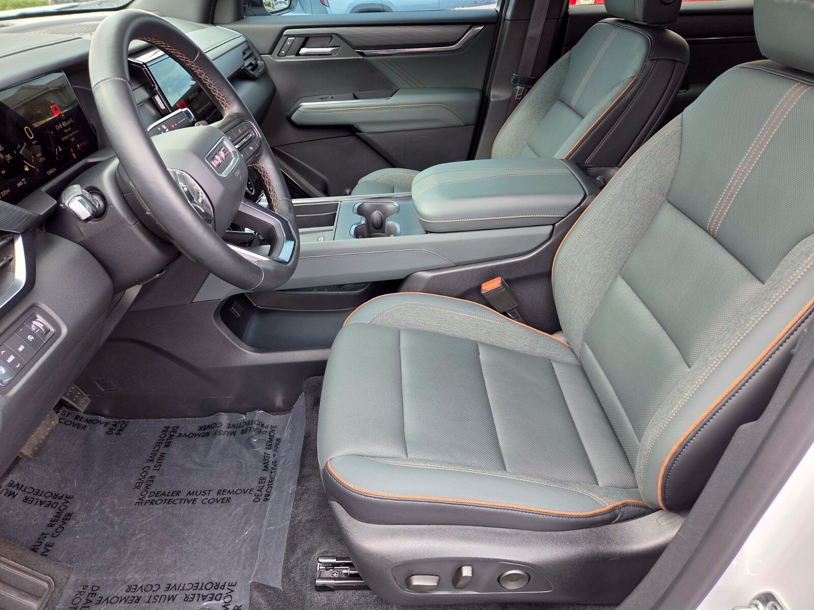 Used 2025 GMC Acadia AT4 w/ Luxury Package AWD/4WD image 10