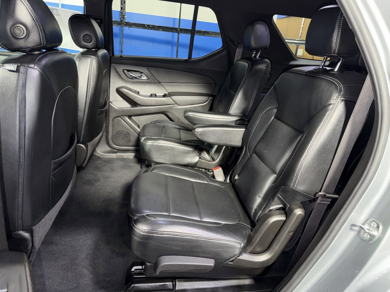 Used 2023 Chevrolet Traverse LT image 29