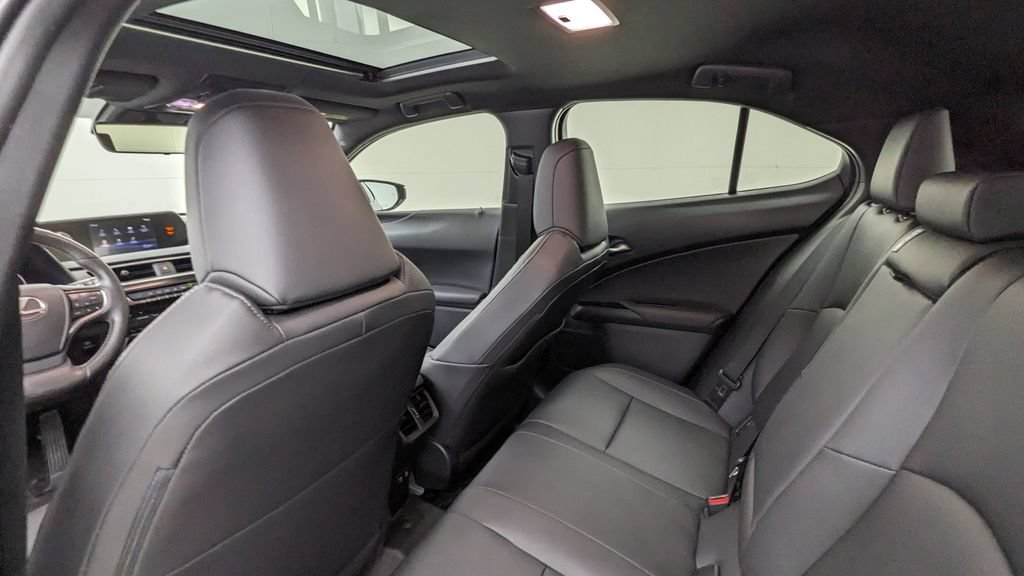 Used 2020 Lexus UX 250h w/ Premium Package AWD/4WD image 35