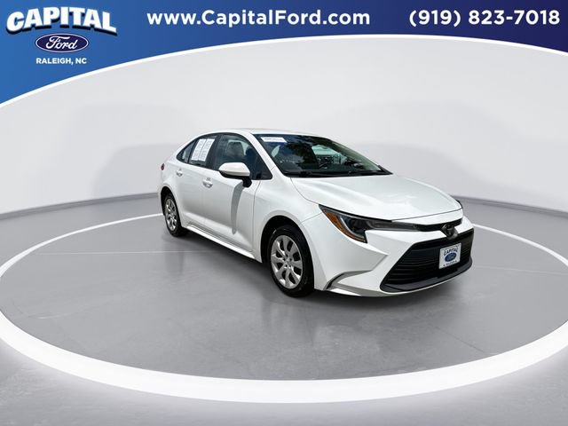 Used 2024 Toyota Corolla LE FWD image 2