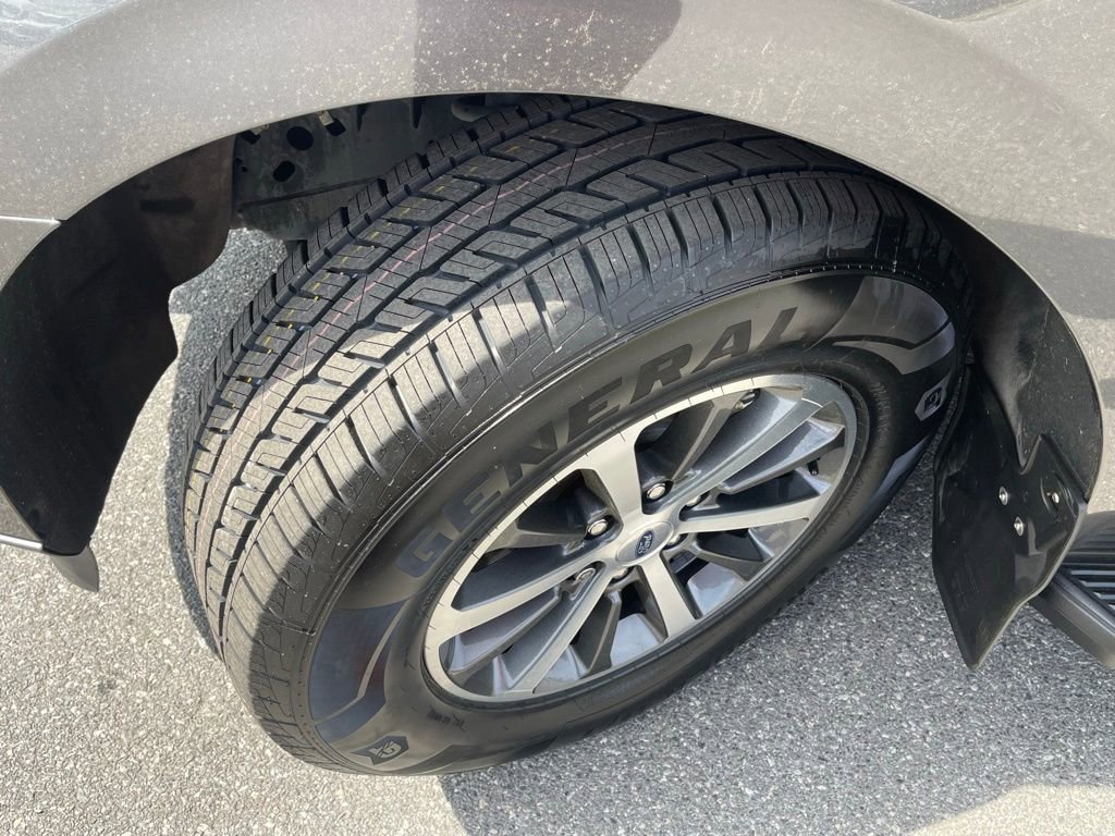 Certified 2020 Ford Expedition XLT image 4