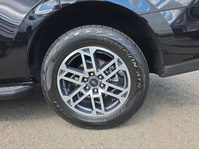 Certified 2025 Ford Expedition Active AWD/4WD image 13