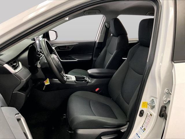 Used 2021 Toyota RAV4 LE AWD/4WD image 24