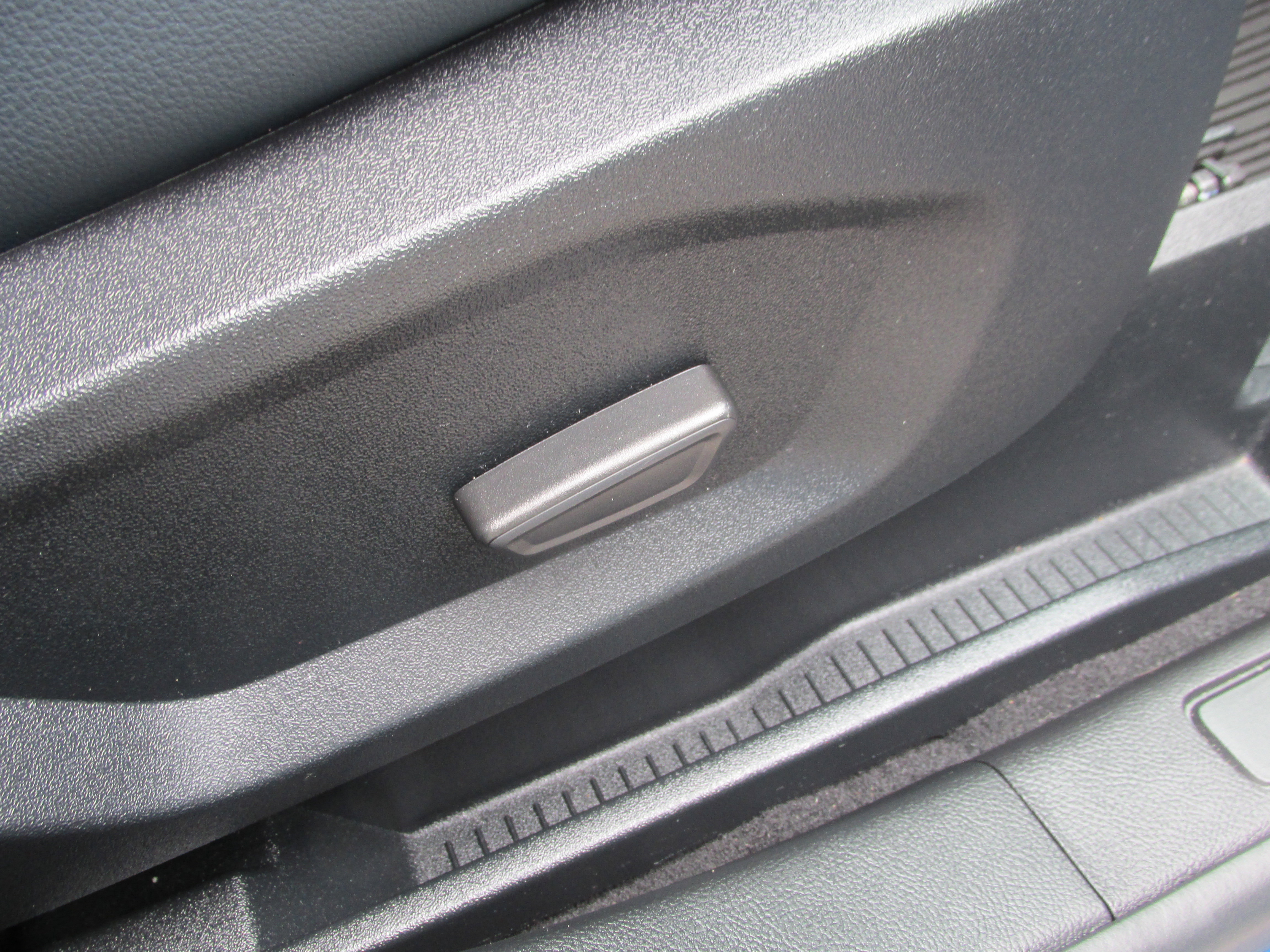 Certified 2022 Ford Edge SEL w/ Sport Appearance Package image 29