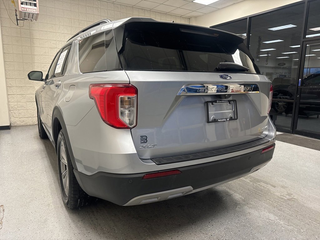 Certified 2022 Ford Explorer XLT w/ Equipment Group 202A image 10