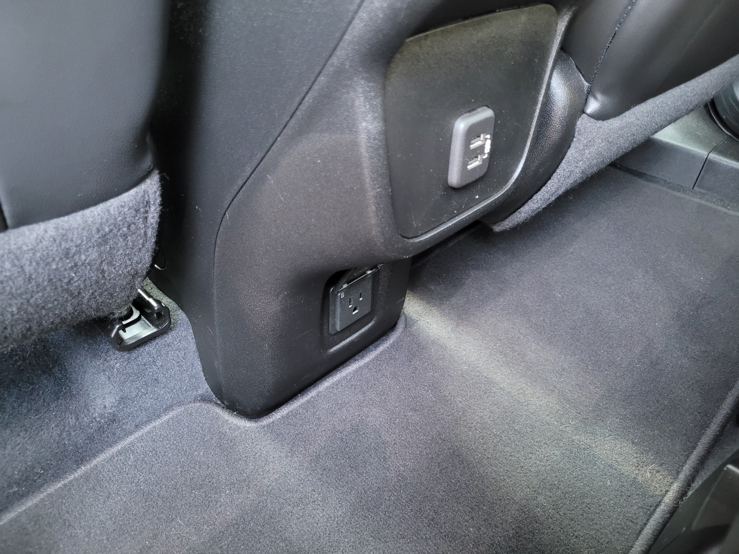 Used 2021 Chevrolet Equinox Premier w/ Redline Edition FWD image 16