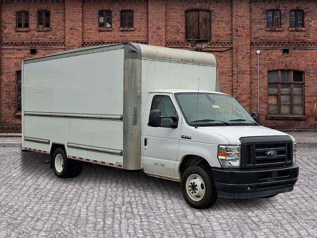 Certified 2021 Ford E-350 and Econoline 350 Super Duty RWD image 3