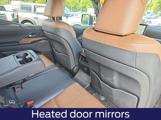 Used 2025 Lexus GX 550 w/ Accessory Package (2T) AWD/4WD image 13