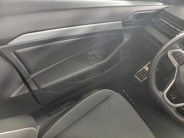 Used 2025 Volkswagen Jetta Sport FWD image 30