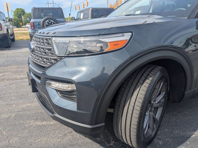 Certified 2022 Ford Explorer XLT w/ Equipment Group 202A AWD/4WD image 5