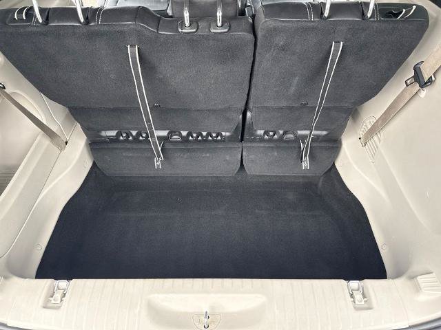 Used 2022 Chrysler Pacifica Touring-L FWD image 4