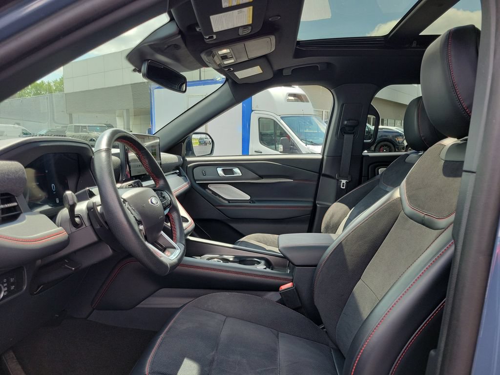Certified 2025 Ford Explorer ST w/ Sun And Sound Package AWD/4WD image 18