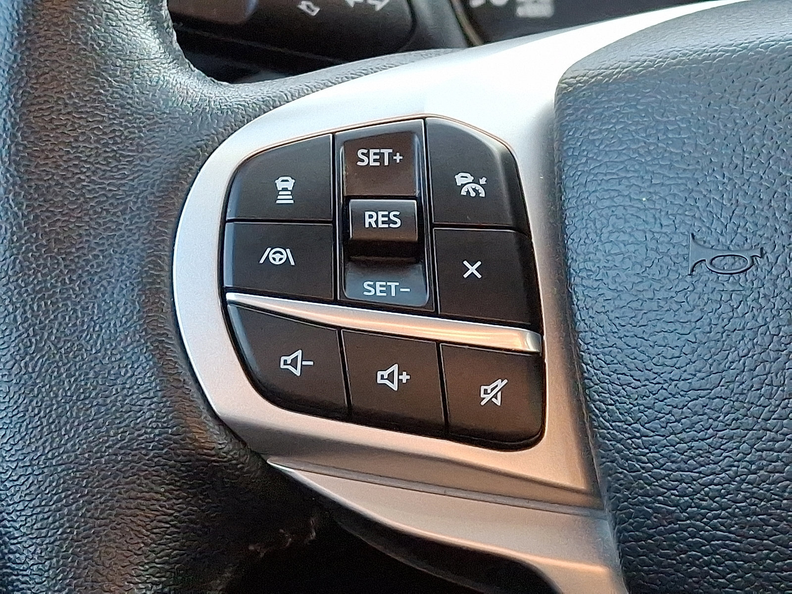 Certified 2022 Ford Explorer XLT w/ Equipment Group 202A image 22