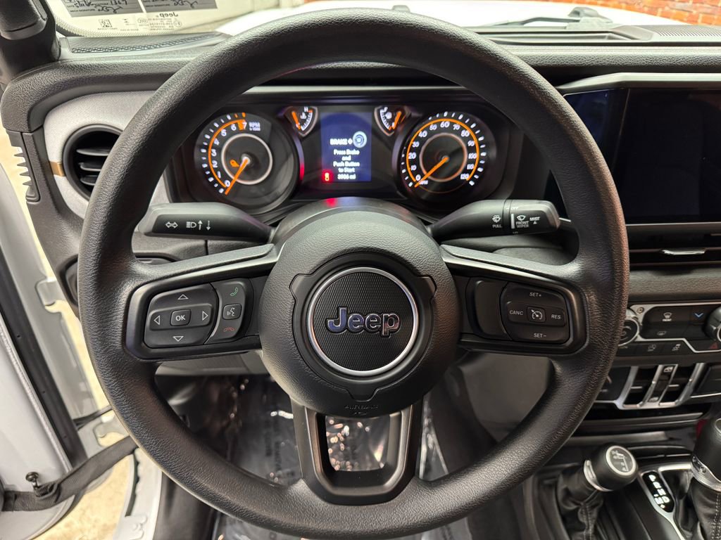 Used 2025 Jeep Gladiator Sport AWD/4WD image 14