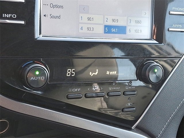 Used 2018 Toyota Camry SE image 15