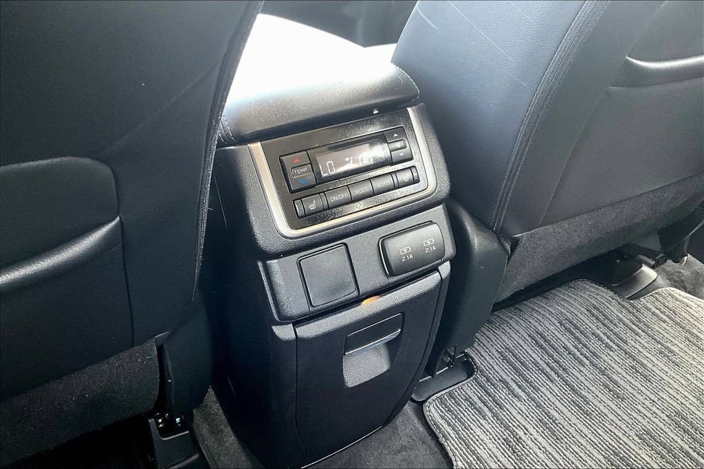 Used 2022 Subaru Ascent Limited AWD/4WD image 11