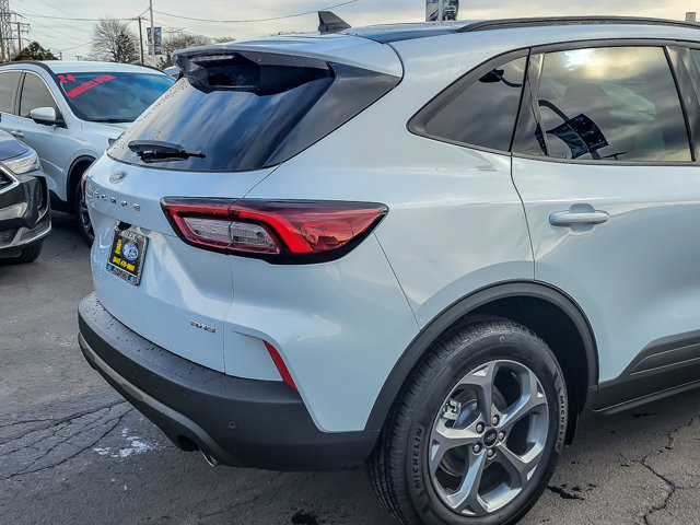Certified 2025 Ford Escape ST-Line w/ Tech Pack #1 AWD/4WD image 5