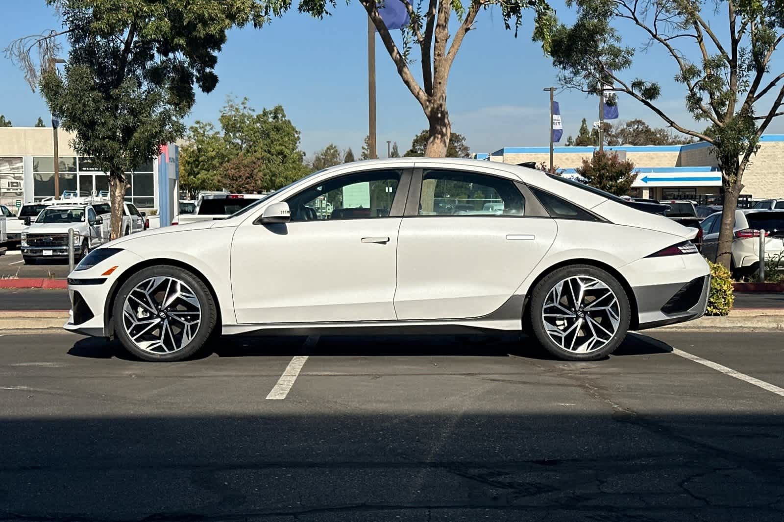 Used 2023 Hyundai Ioniq 6 SEL RWD image 6