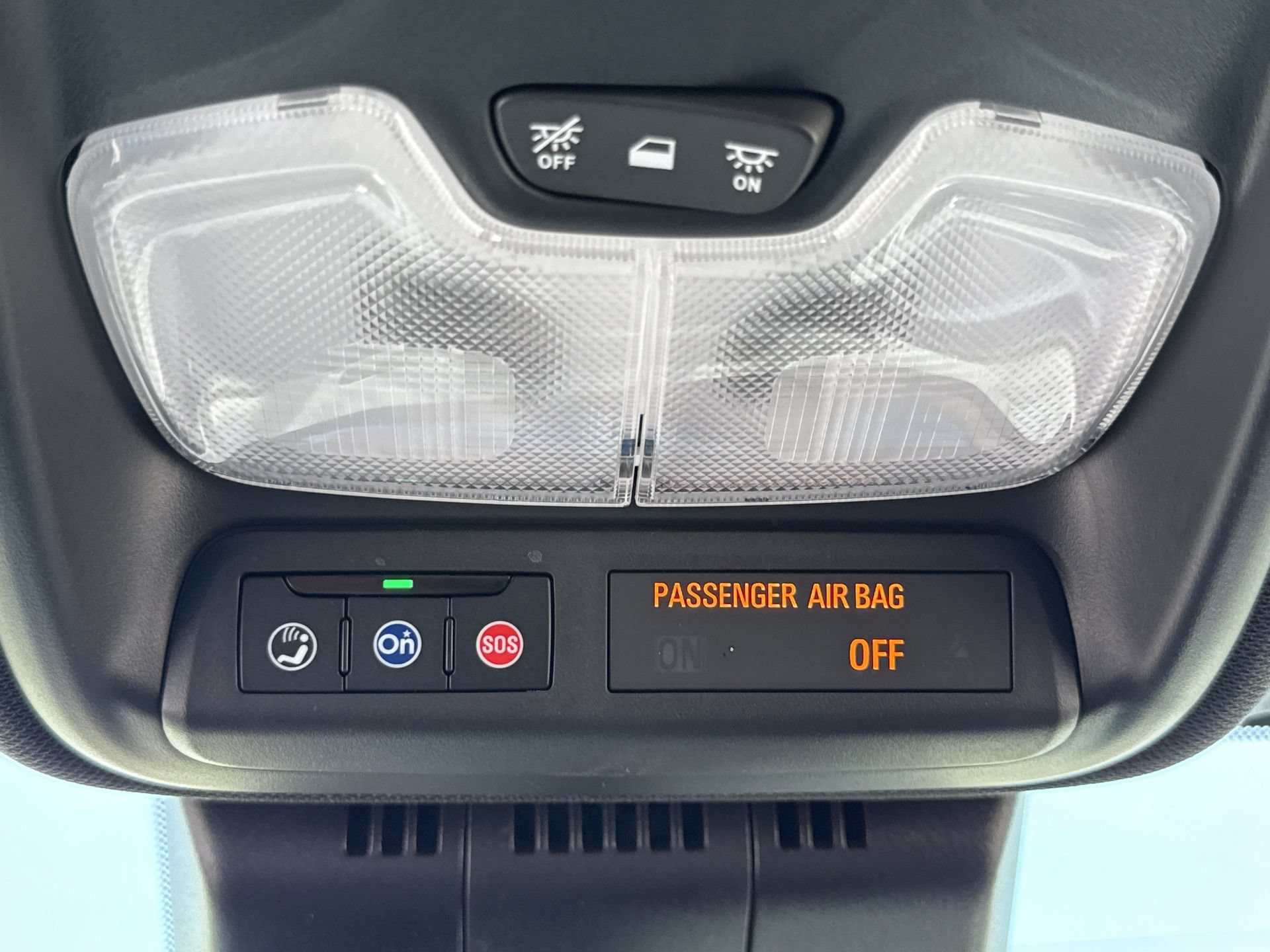 Used 2025 Chevrolet Colorado LT RWD image 8