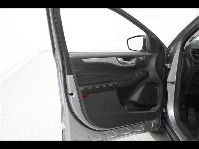 Certified 2023 Ford Escape Platinum w/ Premium Technology Package AWD/4WD image 4